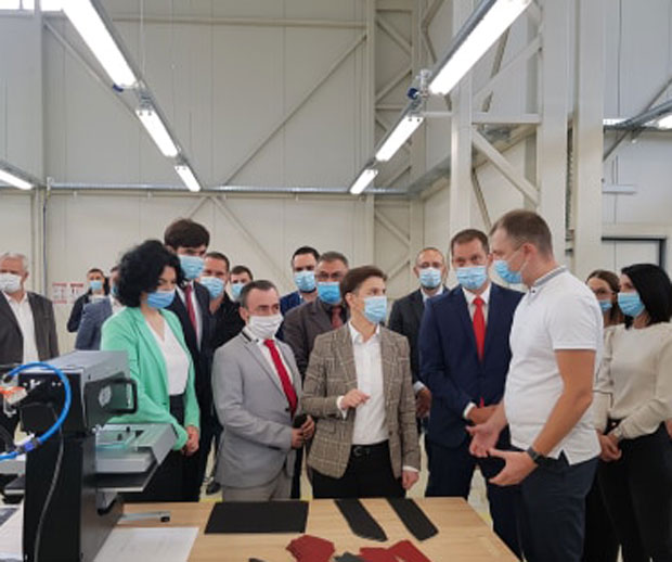 Брнабић посетила новоотворену фабрику у Алексинцу: Тиме што је „Магна“ одлучила да се шири, то је најбоља могућа референца за нас (ФОТО/ВИДЕО)